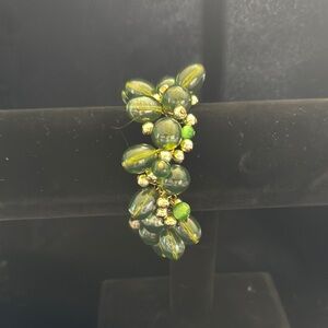 Green Cluster Beaded Bracelet with Organic Design